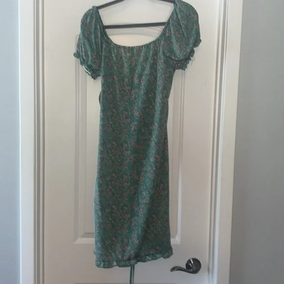 Liberty Love Fitted Dress - Picture 3 of 5